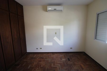 Casa para alugar com 209m², 3 quartos e 2 vagasSuite