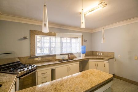 Apartamento à venda com 349m², 4 quartos e 4 vagas Apartamento à venda com 349m², 4 quartos e 4 vagasCozinha