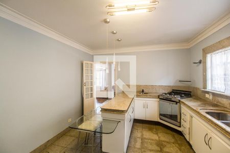 Apartamento à venda com 349m², 4 quartos e 4 vagas Apartamento à venda com 349m², 4 quartos e 4 vagasCozinha