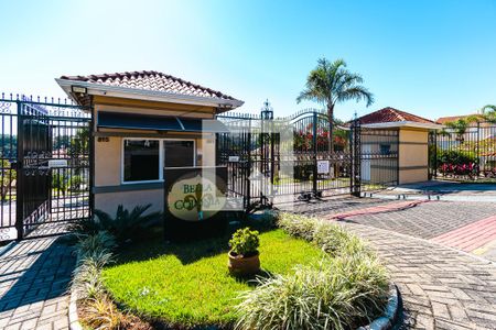 Casa de condomínio à venda com 72m², 2 quartos e 1 vagaFachada e portaria