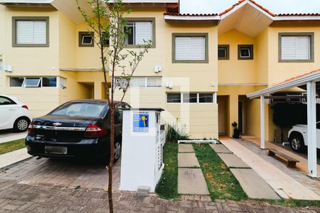 Casa de condomínio à venda com 72m², 2 quartos e 1 vagaFachada