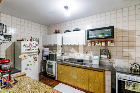 Casa à venda com 205m², 3 quartos e sem vaga Casa à venda com 205m², 3 quartos e sem vagaCozinha