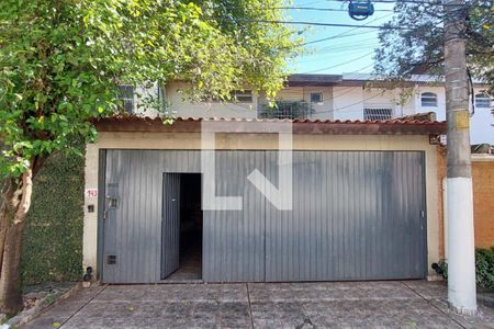 Casa à venda com 205m², 3 quartos e sem vaga Casa à venda com 205m², 3 quartos e sem vagaFachada
