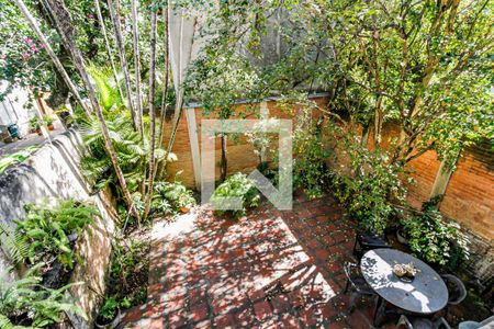 Casa à venda com 205m², 3 quartos e sem vaga Casa à venda com 205m², 3 quartos e sem vagaVista Suíte