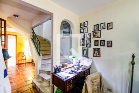 Casa à venda com 205m², 3 quartos e sem vaga Casa à venda com 205m², 3 quartos e sem vagaHall
