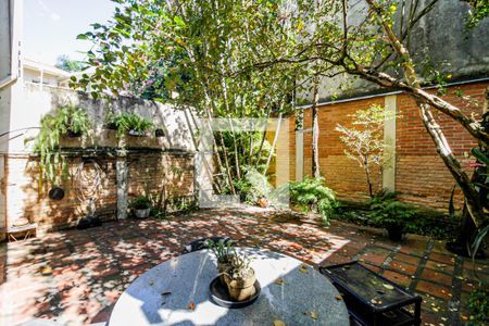 Casa à venda com 205m², 3 quartos e sem vaga Casa à venda com 205m², 3 quartos e sem vagaQuintal