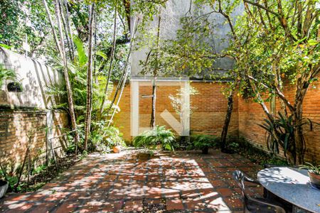 Quintal de casa à venda com 3 quartos, 205m² em Chácara Santo Antônio (zona Sul), São Paulo