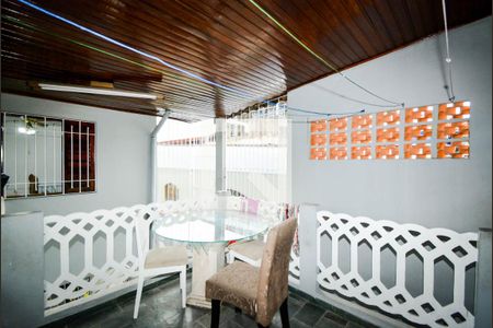 Casa à venda com 275m², 3 quartos e 4 vagasVaranda com Churrasqueira 