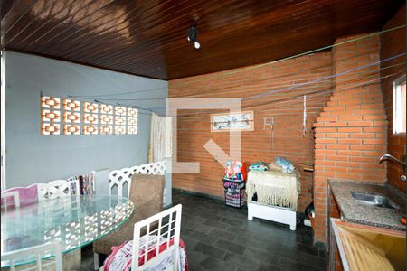 Casa à venda com 275m², 3 quartos e 4 vagasVaranda com Churrasqueira 