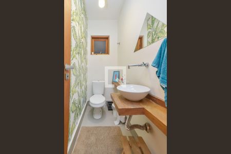 Casa à venda com 138m², 3 quartos e 1 vagaLavabo