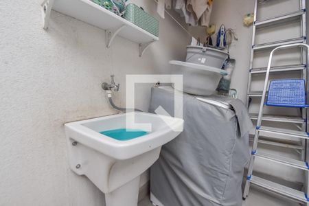 Casa à venda com 138m², 3 quartos e 1 vagaÁrea de Serviço