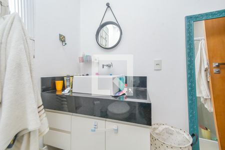 Casa à venda com 138m², 3 quartos e 1 vagaBanheiro