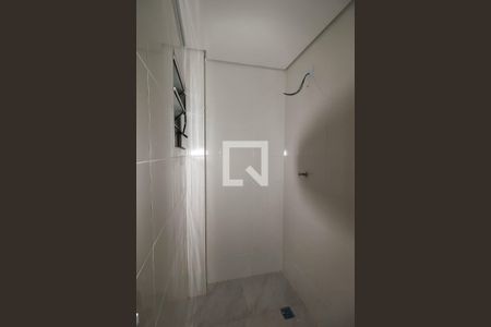 Banheiro de kitnet/studio à venda com 0 quarto, 28m² em Vila Anadir, São Paulo