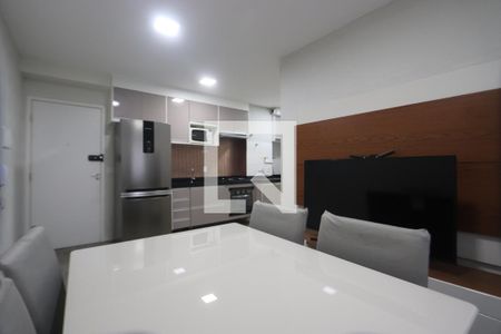 Sala e Cozinha de apartamento para alugar com 2 quartos, 40m² em Sítio da Figueira, São Paulo
