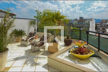 Apartamento para alugar com 400m², 4 quartos e 4 vagas Apartamento para alugar com 400m², 4 quartos e 4 vagasVaranda