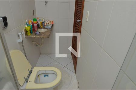 Apartamento para alugar com 400m², 4 quartos e 4 vagas Apartamento para alugar com 400m², 4 quartos e 4 vagasBanheiro Social