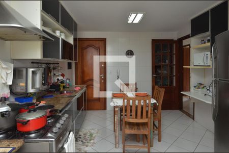 Apartamento para alugar com 400m², 4 quartos e 4 vagas Apartamento para alugar com 400m², 4 quartos e 4 vagasCozinha