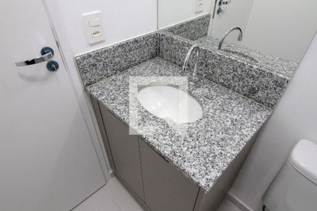 Banheiro de kitnet/studio para alugar com 1 quarto, 24m² em Vila Buarque, São Paulo