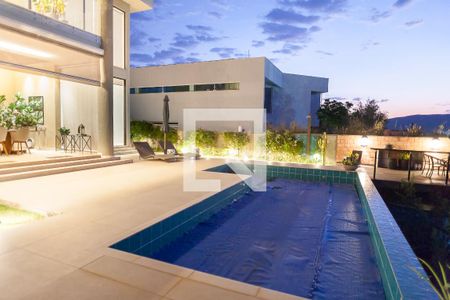 Casa de condomínio à venda com 479m², 3 quartos e 4 vagasPiscina