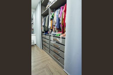 Casa de condomínio à venda com 479m², 3 quartos e 4 vagasCloset da suíte 1