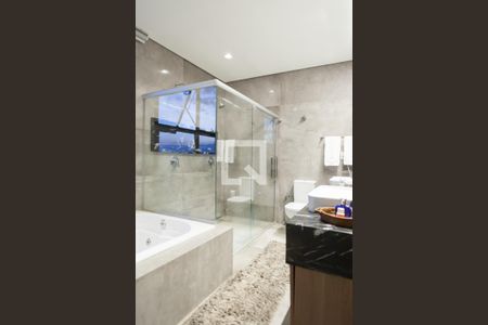 Casa de condomínio à venda com 479m², 3 quartos e 4 vagasbanheiro da suíte 1