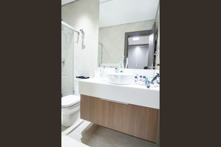 Casa de condomínio à venda com 479m², 3 quartos e 4 vagasBanheiro da Suíte 2