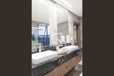 Casa de condomínio à venda com 479m², 3 quartos e 4 vagasbanheiro da suíte 1