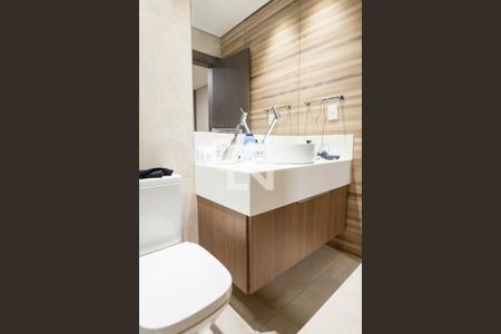 Casa de condomínio à venda com 479m², 3 quartos e 4 vagasBanheiro da Suíte 2