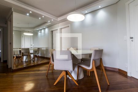 Apartamento à venda com 95m², 3 quartos e 2 vagas Apartamento à venda com 95m², 3 quartos e 2 vagasSala de Jantar