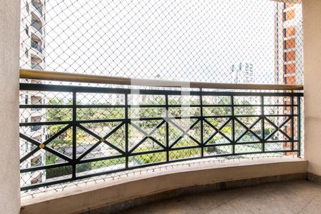 Apartamento à venda com 95m², 3 quartos e 2 vagas Apartamento à venda com 95m², 3 quartos e 2 vagasVaranda