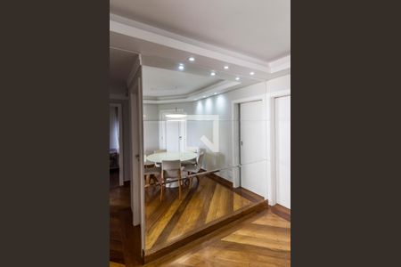 Apartamento à venda com 95m², 3 quartos e 2 vagas Apartamento à venda com 95m², 3 quartos e 2 vagasDetalhe Sala