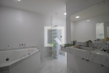 Casa à venda com 400m², 4 quartos e 2 vagas Casa à venda com 400m², 4 quartos e 2 vagasBanheiro do Quarto 3