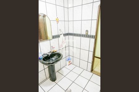 Casa à venda com 212m², 3 quartos e 2 vagas Casa à venda com 212m², 3 quartos e 2 vagasBanheiro