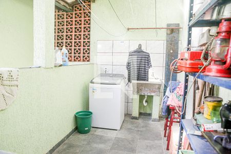 Casa à venda com 212m², 3 quartos e 2 vagas Casa à venda com 212m², 3 quartos e 2 vagasÁrea de Serviço