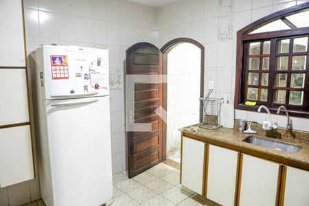 Casa à venda com 212m², 3 quartos e 2 vagas Casa à venda com 212m², 3 quartos e 2 vagasCozinha