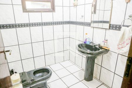 Casa à venda com 212m², 3 quartos e 2 vagas Casa à venda com 212m², 3 quartos e 2 vagasBanheiro