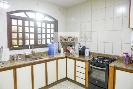 Casa à venda com 212m², 3 quartos e 2 vagas Casa à venda com 212m², 3 quartos e 2 vagasCozinha