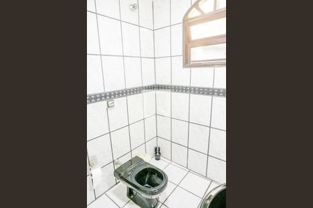 Casa à venda com 212m², 3 quartos e 2 vagas Casa à venda com 212m², 3 quartos e 2 vagasBanheiro