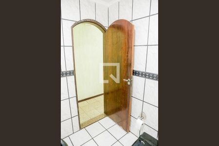 Casa à venda com 212m², 3 quartos e 2 vagas Casa à venda com 212m², 3 quartos e 2 vagasBanheiro