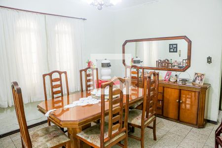 Casa à venda com 212m², 3 quartos e 2 vagas Casa à venda com 212m², 3 quartos e 2 vagasSala de Jantar