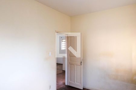 Casa à venda com 250m², 4 quartos e 2 vagas Casa à venda com 250m², 4 quartos e 2 vagasQuarto de Serviço