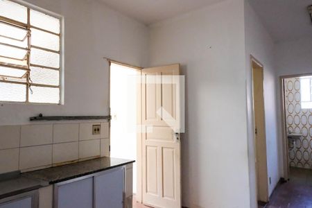 Casa à venda com 250m², 4 quartos e 2 vagas Casa à venda com 250m², 4 quartos e 2 vagasCozinha