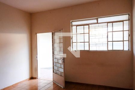 Sala de casa à venda com 4 quartos, 250m² em Paraíso, Belo Horizonte