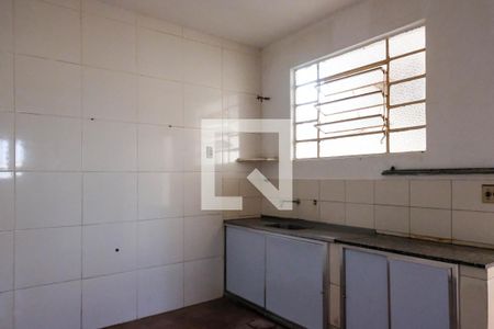 Casa à venda com 250m², 4 quartos e 2 vagas Casa à venda com 250m², 4 quartos e 2 vagasCozinha