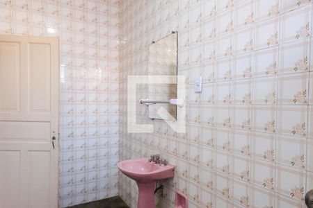 Casa à venda com 250m², 4 quartos e 2 vagas Casa à venda com 250m², 4 quartos e 2 vagasBanheiro