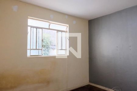 Casa à venda com 250m², 4 quartos e 2 vagas Casa à venda com 250m², 4 quartos e 2 vagasQuarto de Serviço