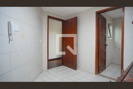Cozinha e Área de Serviço de apartamento para alugar com 2 quartos, 75m² em Bela Vista, Porto Alegre
