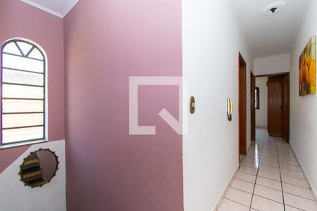 Corredor de casa à venda com 3 quartos, 149m² em Vila Antonieta, São Paulo