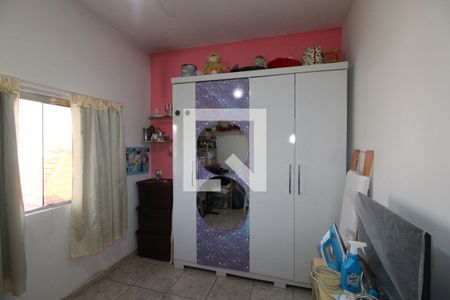 Casa à venda com 215m², 3 quartos e 2 vagasQuarto 2 