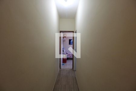 Casa à venda com 215m², 3 quartos e 2 vagasCorredor